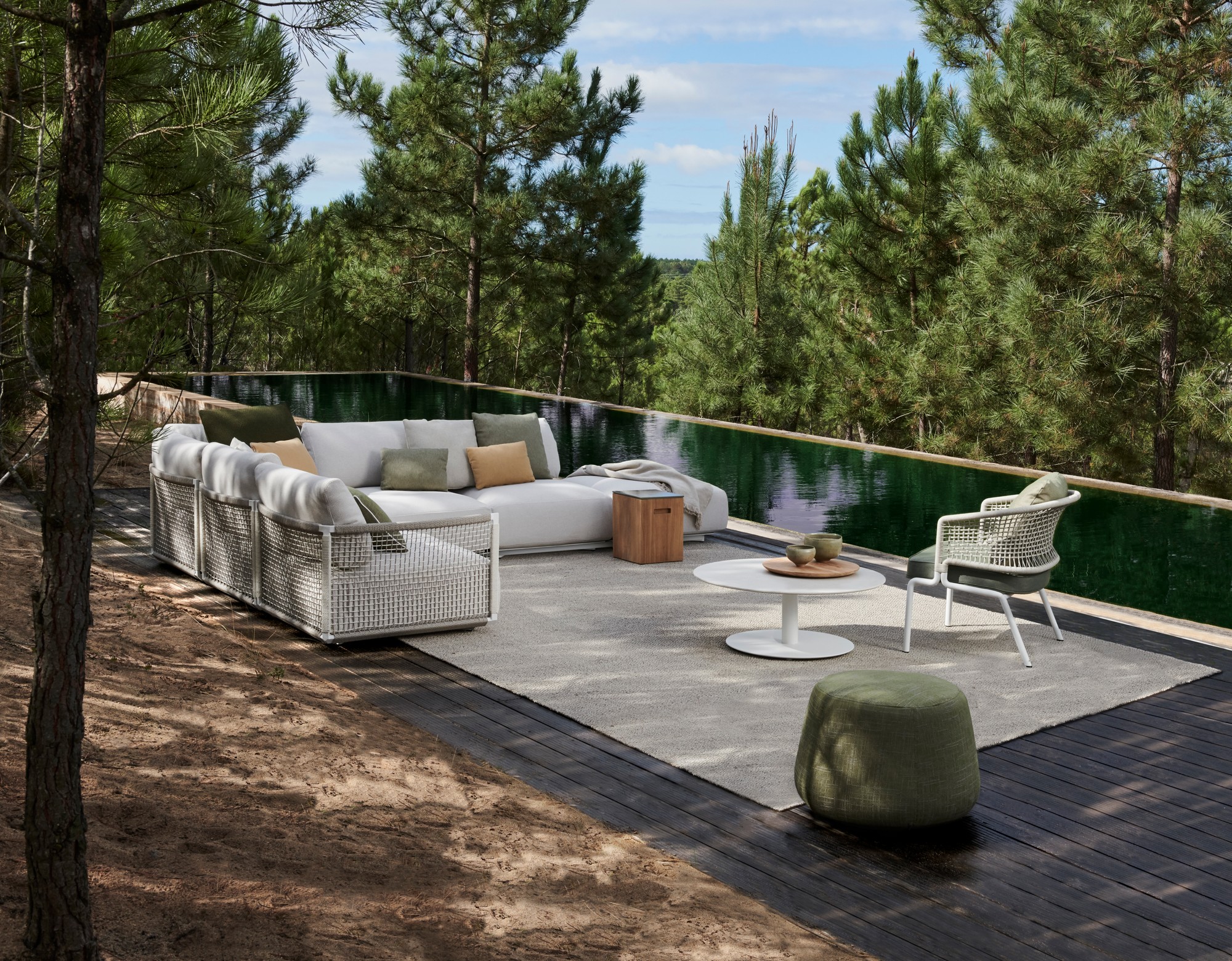 Angama Mara Sunset High Bar Table & Stool Suite